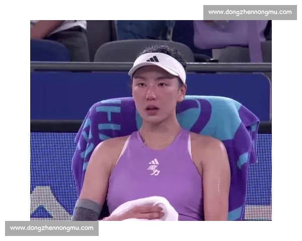 郑钦文跌出前十，王欣瑜暴跌 25 位：中国金花的排名寒冬